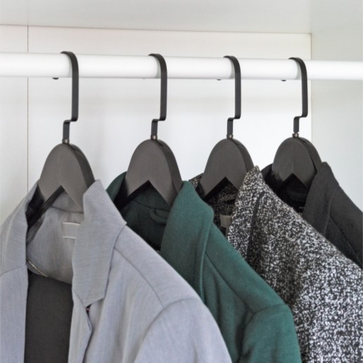 Life's Green® Kledinghanger A Kwaliteit Hout - Zwart Gelakt - Zwarte Haak